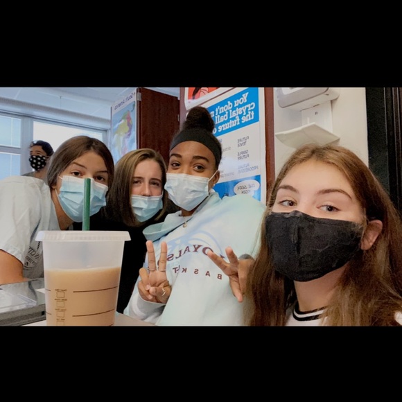 Meet your Posher, Ava - Picture 1 of 1